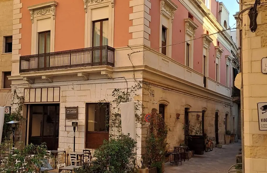 Palazzo Dei Tolomei-1